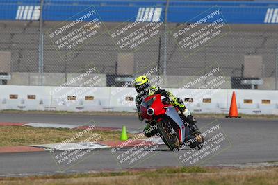 media/Nov-26-2022-Fastrack Riders (Sat) [[b001e85eef]]/Level 1/Session 3 Outside Turn 9/